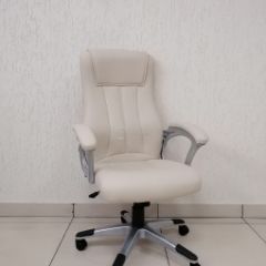 Кресло Barneo K-148 для руководителя (бежевая экокожа) в Миассе - miass.mebel24.online | фото