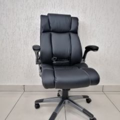 Кресло Barneo K-44 для руководителя (черная экокожа) в Миассе - miass.mebel24.online | фото